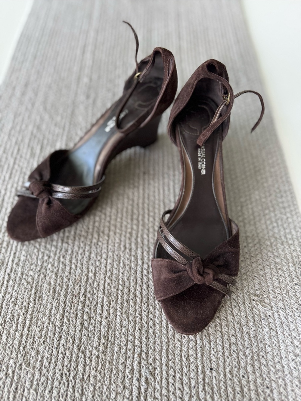 Vintage Casual Corner Chocolate Brown Genuine Suede Ankle Strap Wedge Sandals 8